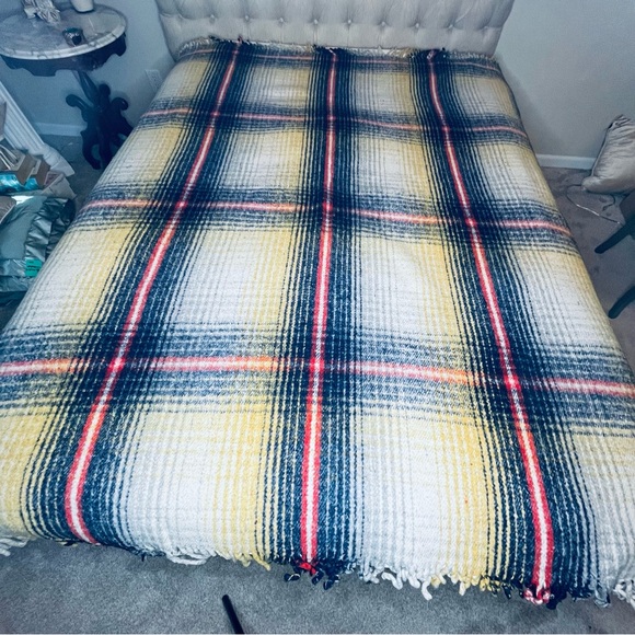 Vintage blue & yellow plaid Camp blanket heavy duty vintage 87x76 - Picture 12 of 12